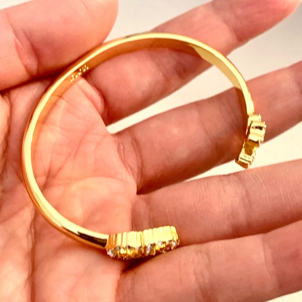 Cd Crystal Bangle - image 6